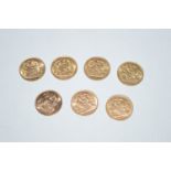 Seven gold half sovereigns, dates include: 1899, 1982, 1914, 1911, 1926, 1925 and 1913.