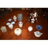 *A collection of 18th/19th Century ceramics; including tea caddies; blue and white tea bowls;