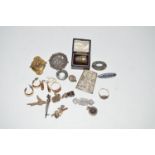 A quantity of jewellery, including: gold cufflinks; brooches; silver brooches; earrings; etc.