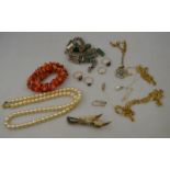 A collection of vintage jewellery items including Oriental style aventurine and box linked necklace,