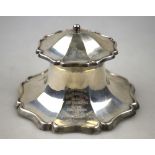 A silver capstan inkwell with hinged cover, Birmingham 1921, 12 cm diameter Condition Report