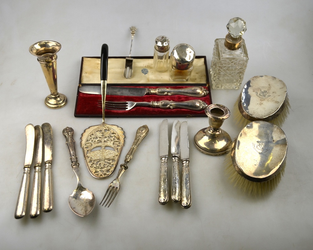 A quantity of sundry silver-mounted items, including a cased knife and fork, a . - Image 2 of 5