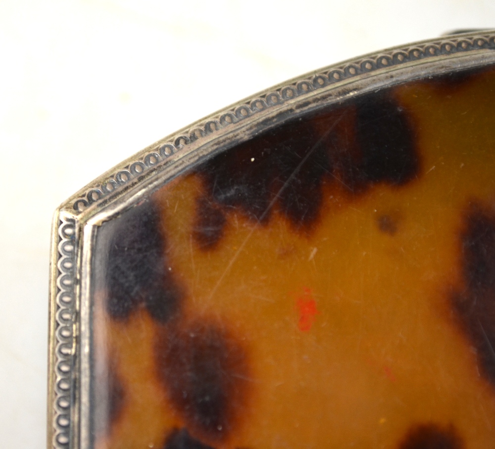 A silver trinket box of tonneau form with tortoiseshell inset cover, E. S. Barnsley & Co. - Image 2 of 5