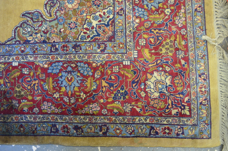 A Persian Kashan carpet, 3rd quarter 20t - Image 2 of 5