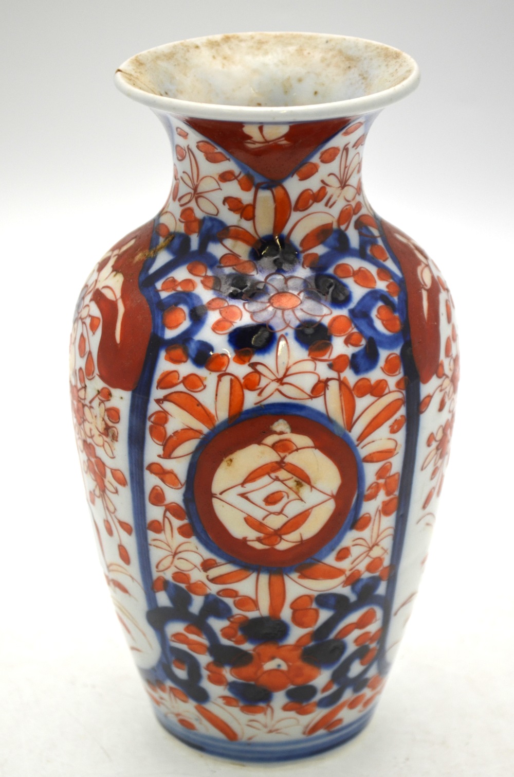 Two pairs of Japanese Imari vases, each vase with domed cover, 30 & 37 cm h. - Image 9 of 9