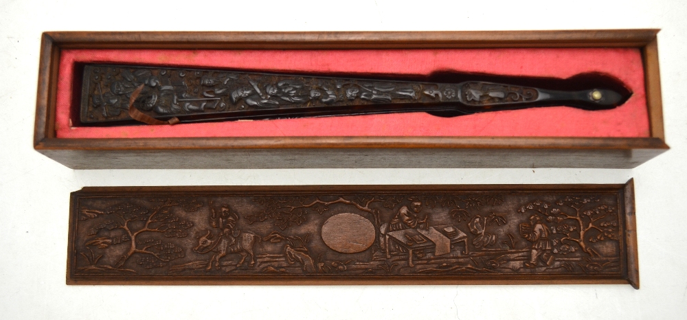 A Chinese carved tortoiseshell fan, - Image 5 of 6