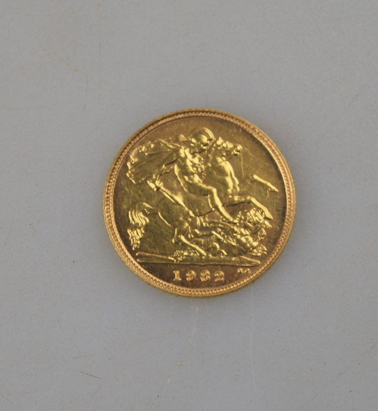 A 1982 half sovereign - Image 2 of 2