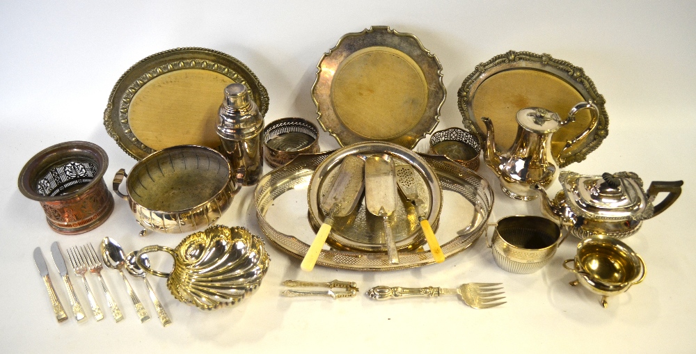 A quantity of electroplated wares, including a set of Community Plate flatware and cutlery,