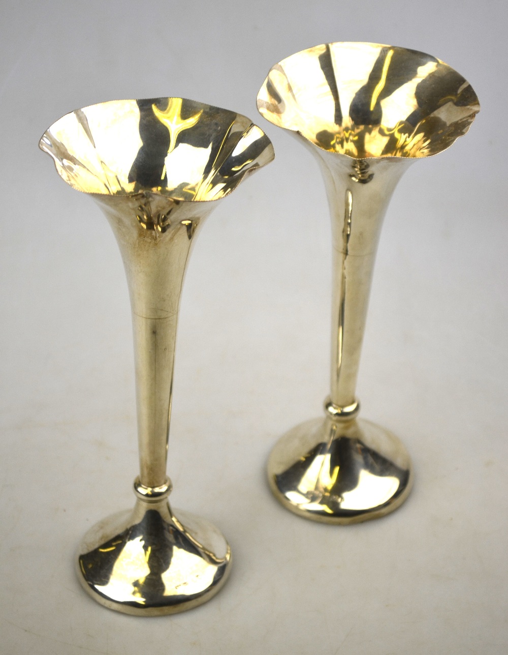 A pair of Edwardian silver trumpet-shaped vase-flutes on weighted bases, S. Blackensee & Sons Ltd. - Image 2 of 4