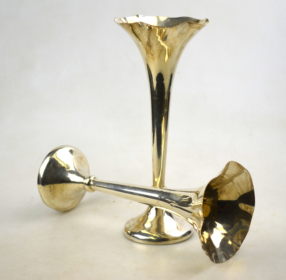 A pair of Edwardian silver trumpet-shaped vase-flutes on weighted bases, S. Blackensee & Sons Ltd. - Image 4 of 4