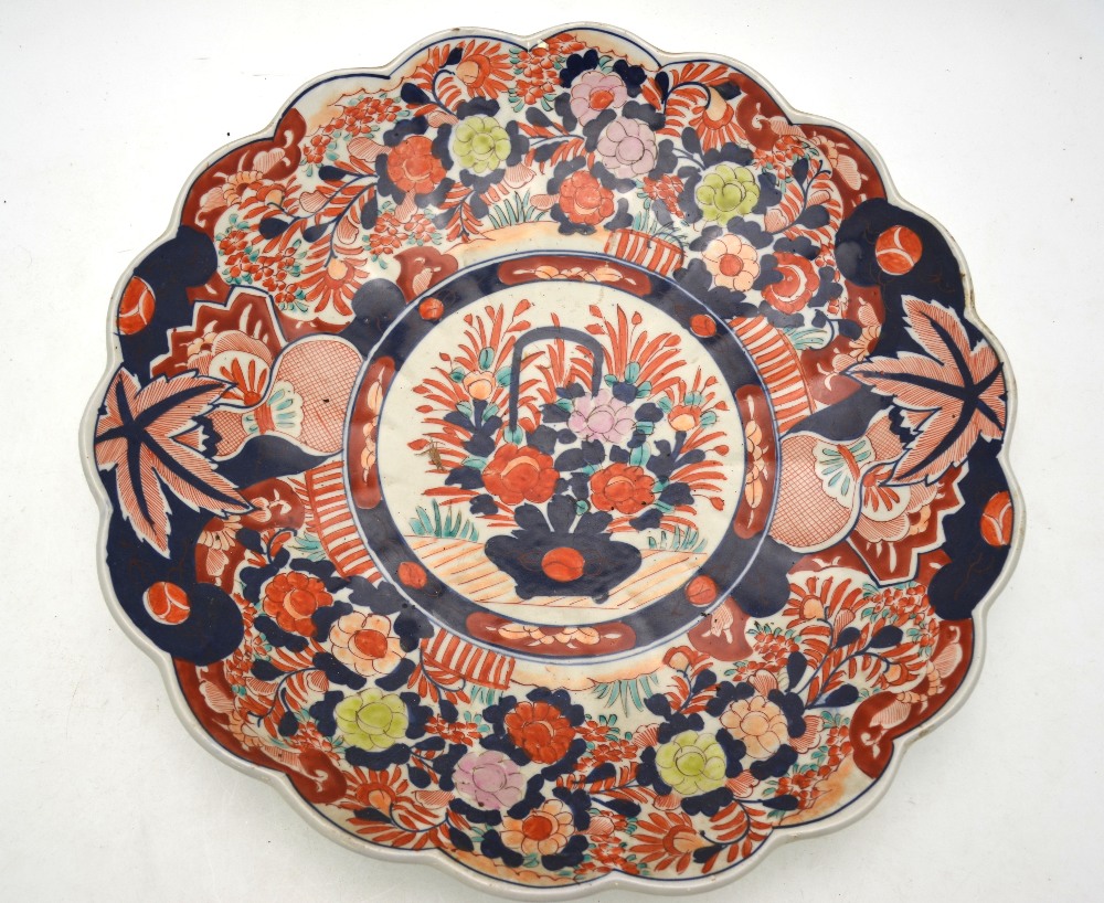 Two large Japanese Imari dishes, one of - Image 5 of 6