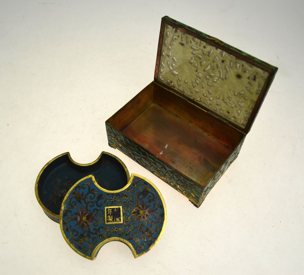 An 18th century Chinese ingot shaped cloisonne box and cover decorated with bats, - Image 3 of 6