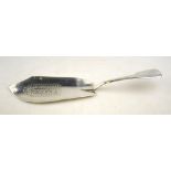 A George III silver fiddle pattern fish slice with engraved and pierced blade, Godbehere,