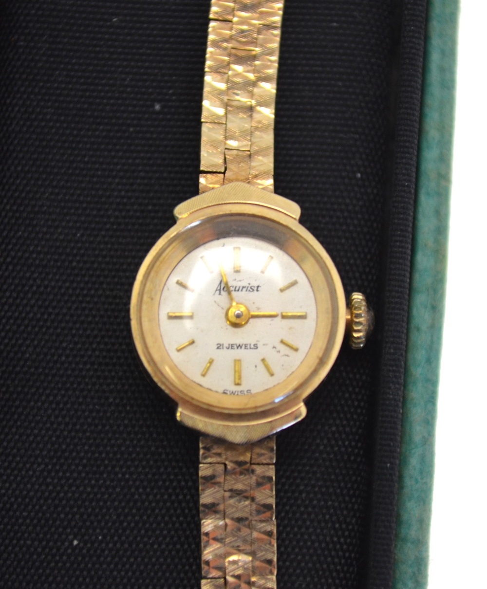 A lady's 9ct gold Accurist wristwatch with 21 jewel movement and textured mesh strap, - Image 2 of 4