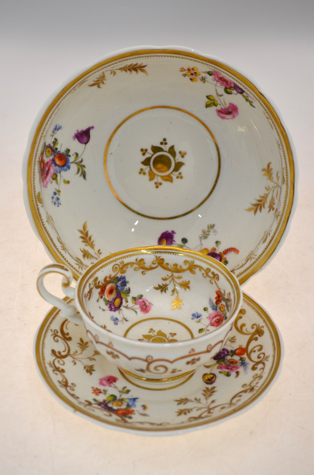 A Ridgway part tea service decorated with polychrome floral sprays and sprigs with gilt moulded - Image 7 of 8