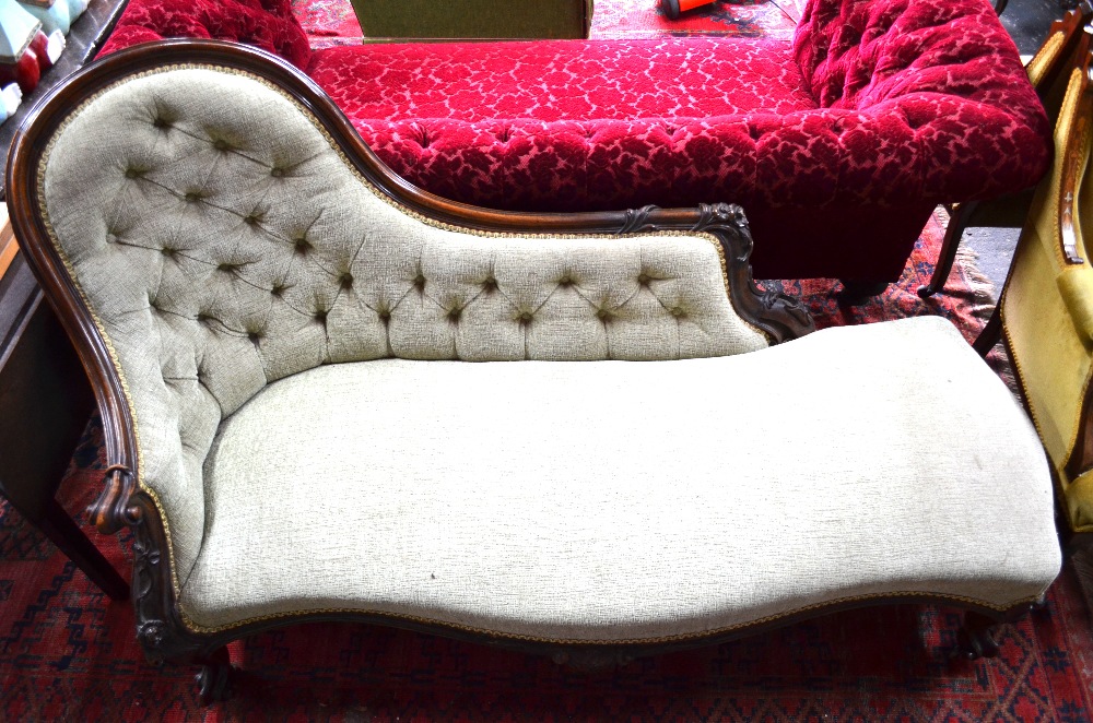 A Victorian mahogany framed button uphol
