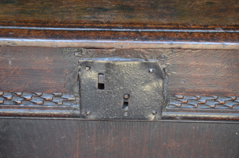 An early 18th century oak coffer, the wi - Image 3 of 10