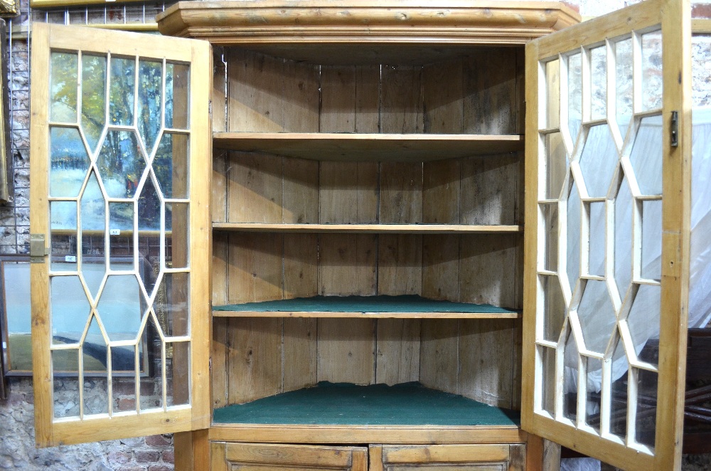 A George III stripped pine corner cabine - Image 5 of 7