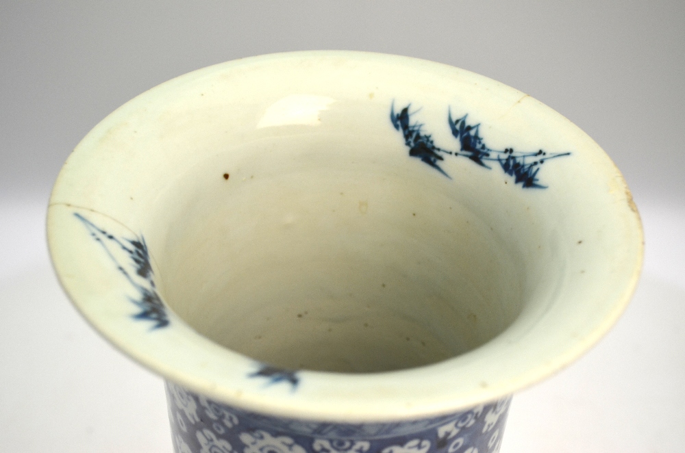 A blue and white cylindrical vase, decor - Image 4 of 8