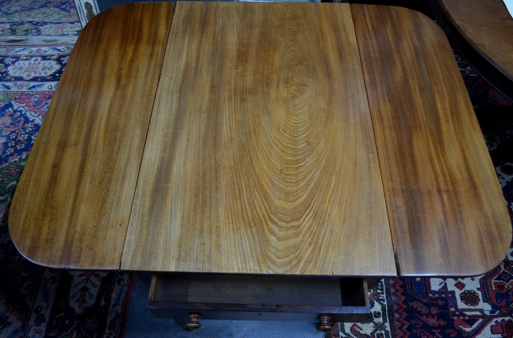 A Victorian mahogany pembroke table, the - Image 4 of 4