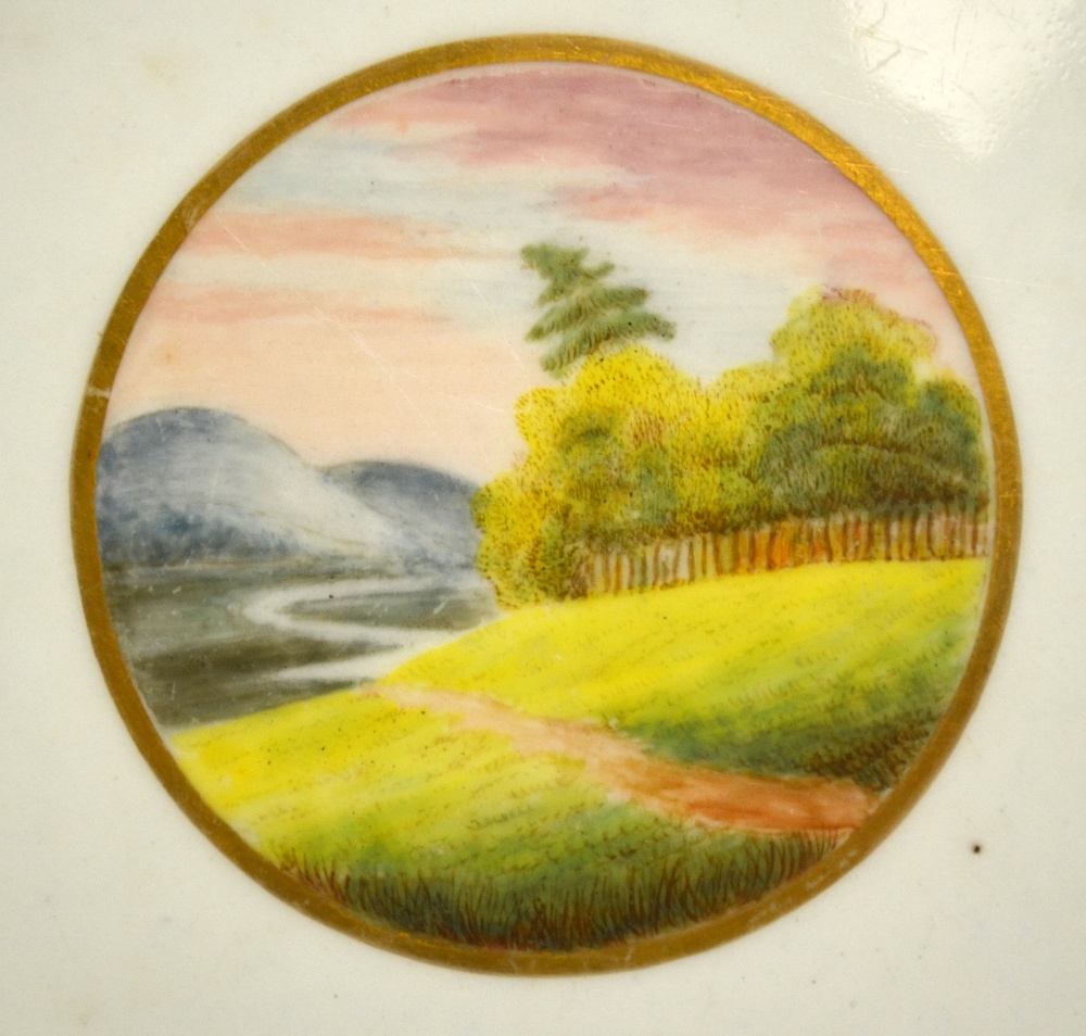 A Pinxton, Derbyshire dish decorated wit - Image 2 of 6