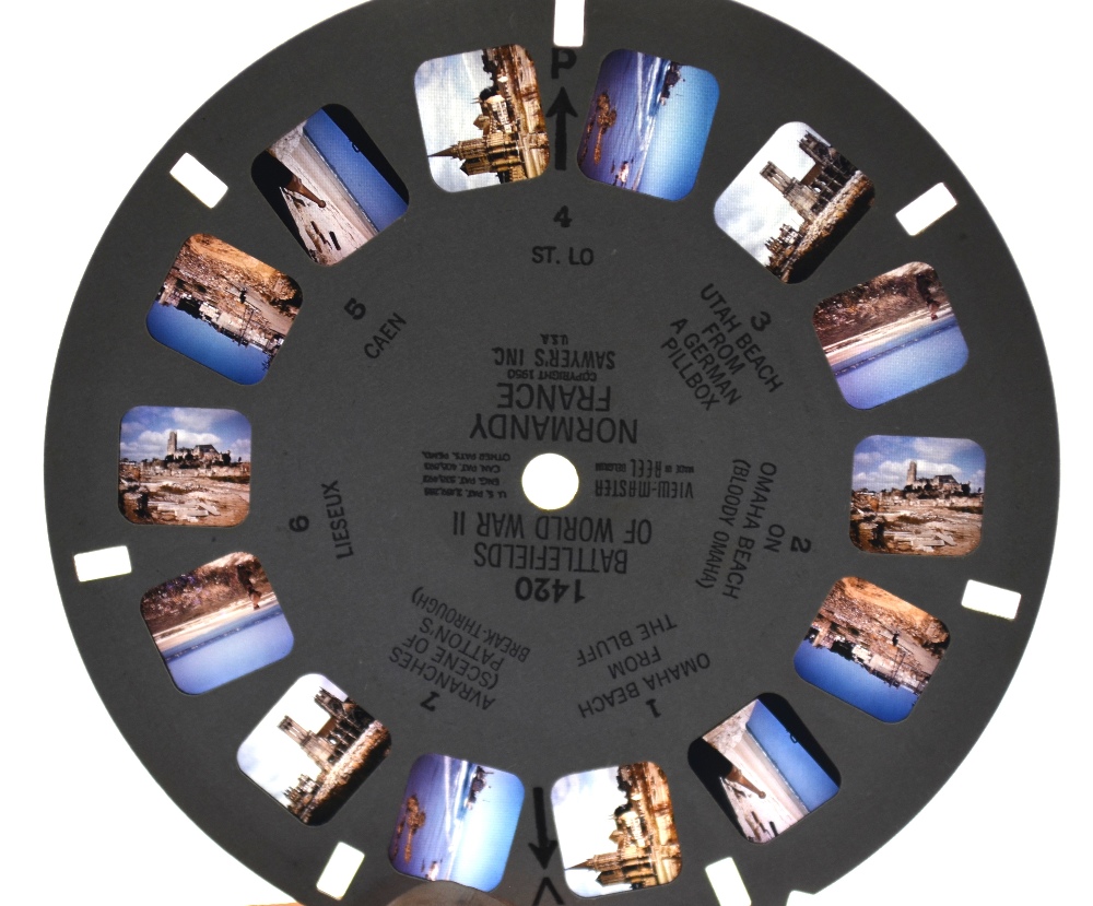 An early bakelite Viewmaster to/w an 'Omaha Beach' image disc - Image 6 of 10