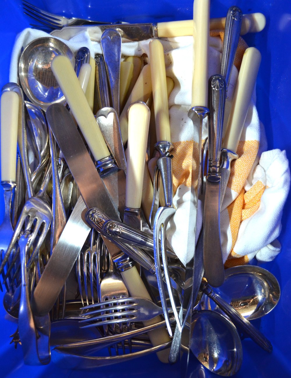 A quantity of electroplated and other flatware and cutlery - Image 2 of 4