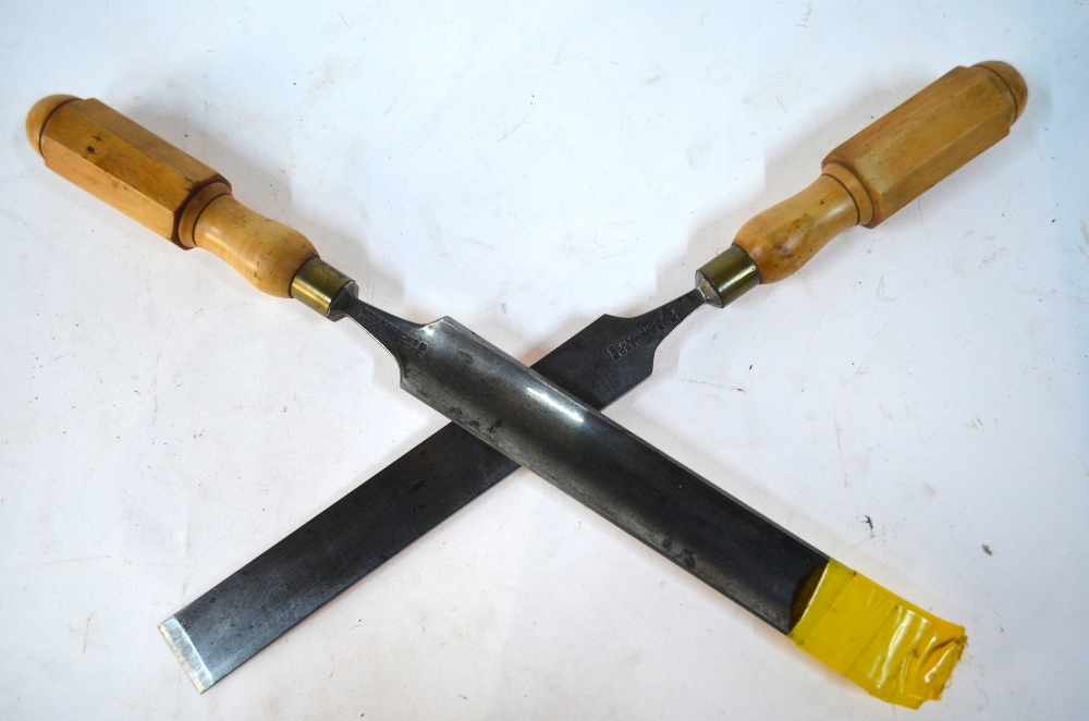 A graduated set of twelve 19th century turning-chisels with turned and octagonal-carved wood - Image 2 of 5