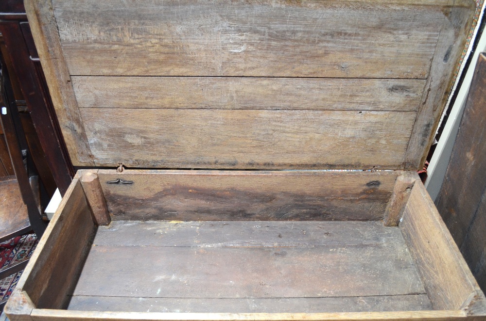 An antique French oak/elm table, the cle - Image 2 of 5