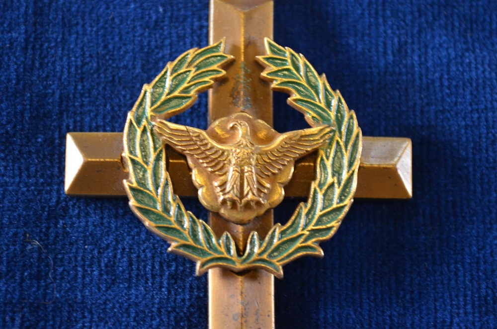 A USA airforce cross, gilt/bronzed with - Image 2 of 3