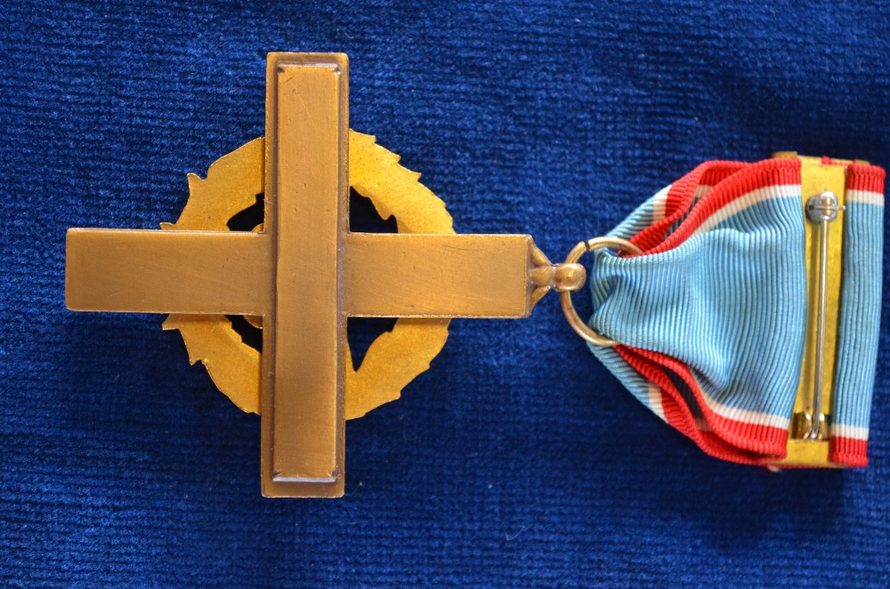 A USA airforce cross, gilt/bronzed with - Image 3 of 3