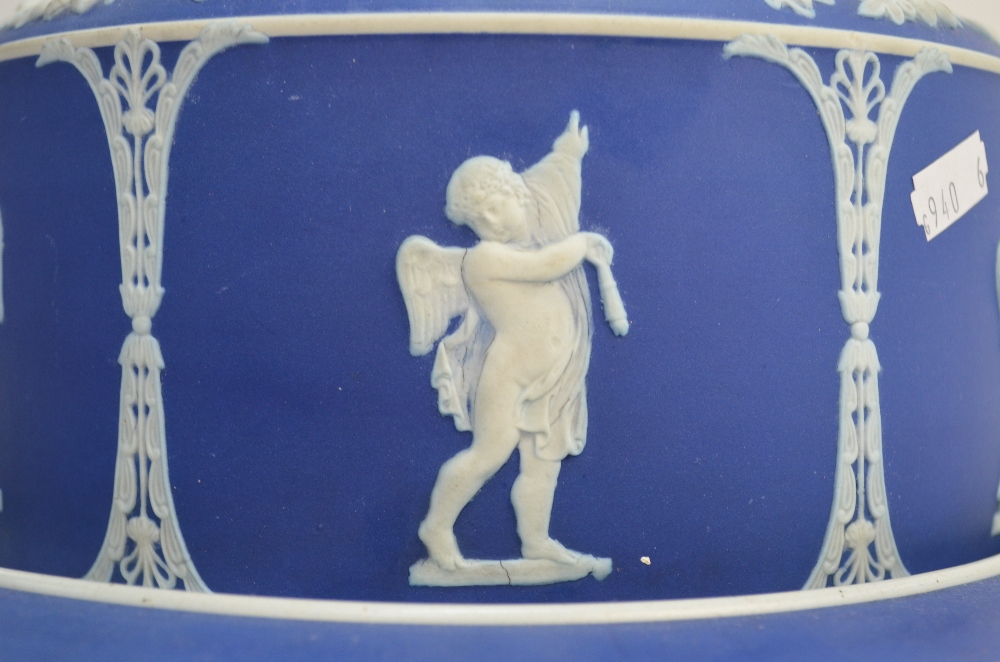 Jasper Stilton dish and associated cover Condition Report Stand chipped - Image 7 of 7