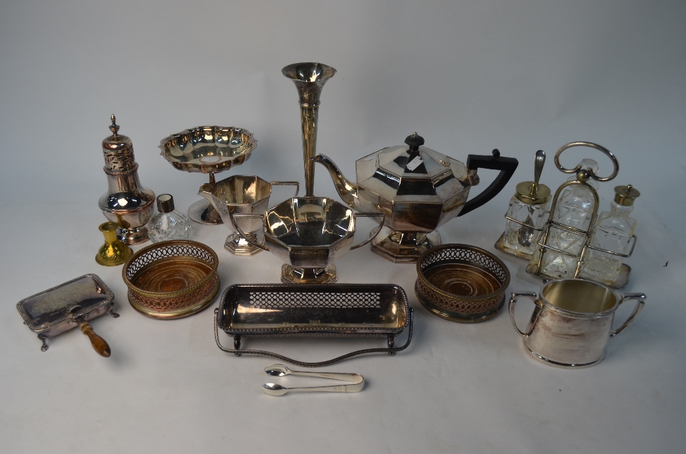 An octagonal electroplated three-piece tea service, - Image 2 of 6