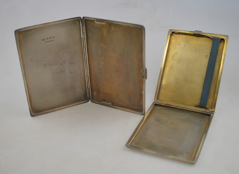 Two heavy quality engine-turned silver cigarette cases, Birmingham 1938/45, 11. - Image 4 of 4