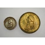 An early 19th century electroplated pill box commemorating the Death of Nelson, 3.