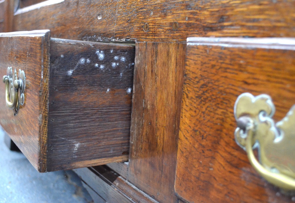 An 18th century oak mule chest, - Image 3 of 5
