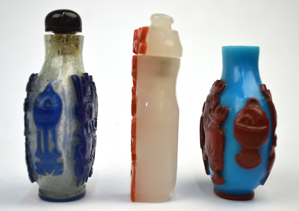 Three Chinese snuff bottles, - Image 3 of 5