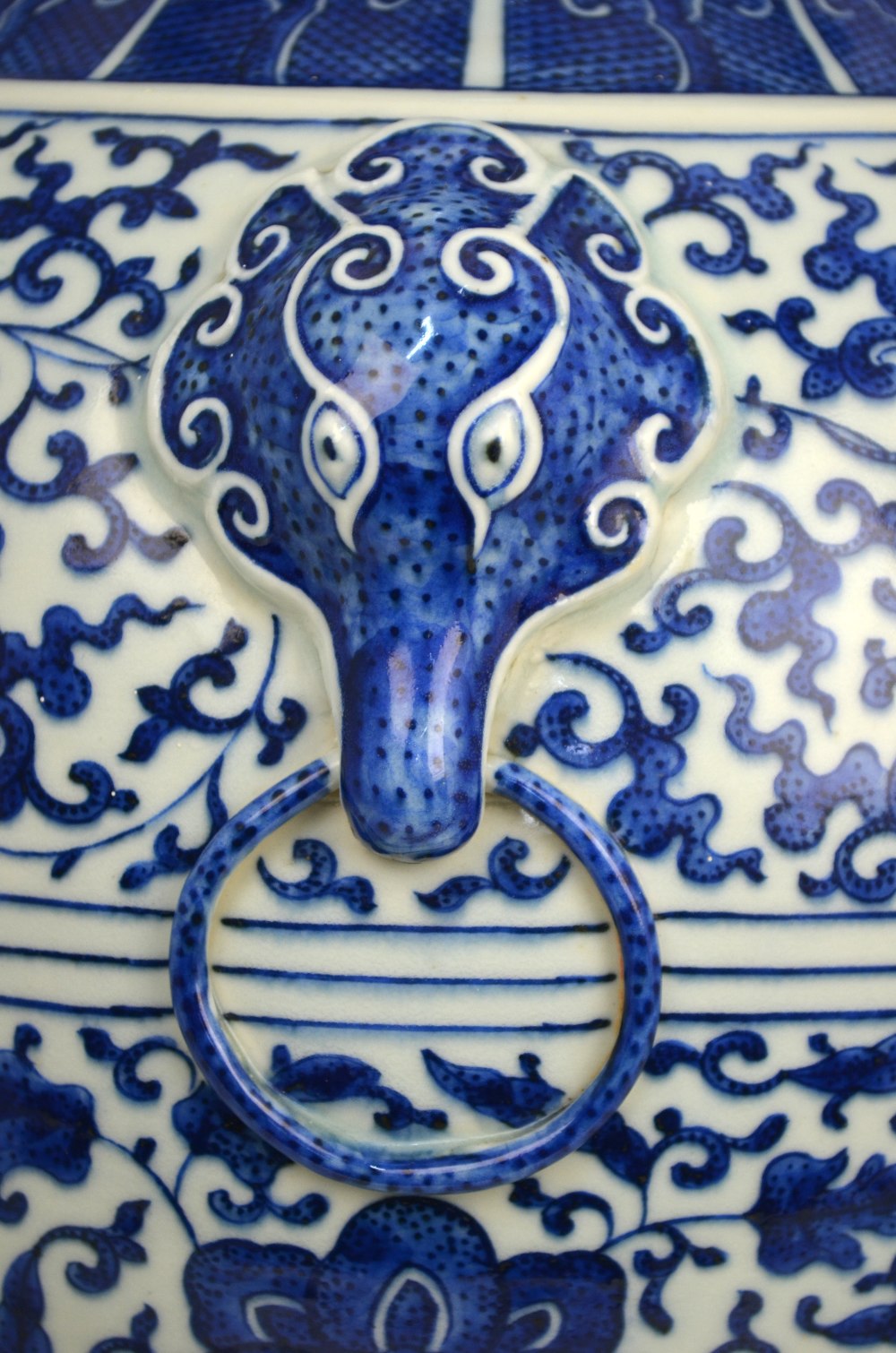A blue and white vase with flaring trumpet neck, - Image 5 of 10