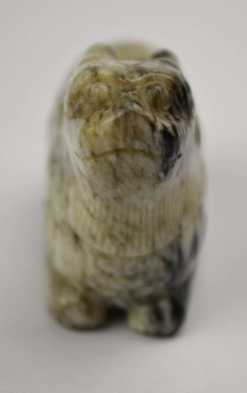 A mottled grey/white jade carved as a mythological animal, - Image 3 of 6