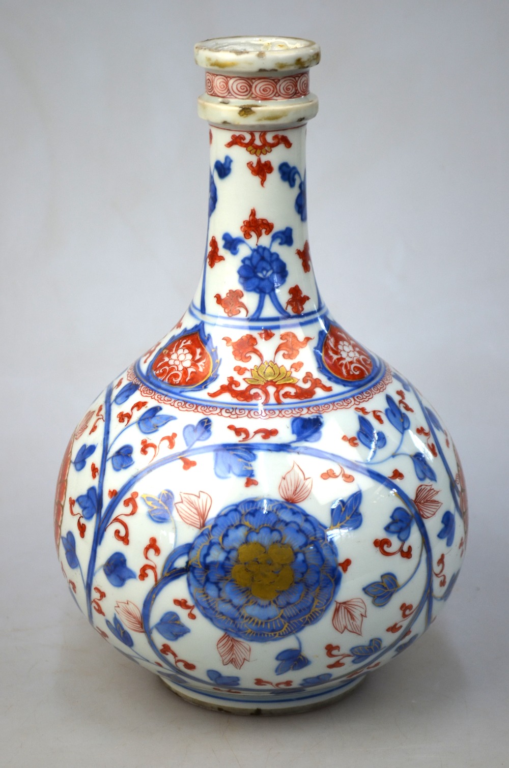 A Chinese Imari bottle vase, - Image 5 of 5