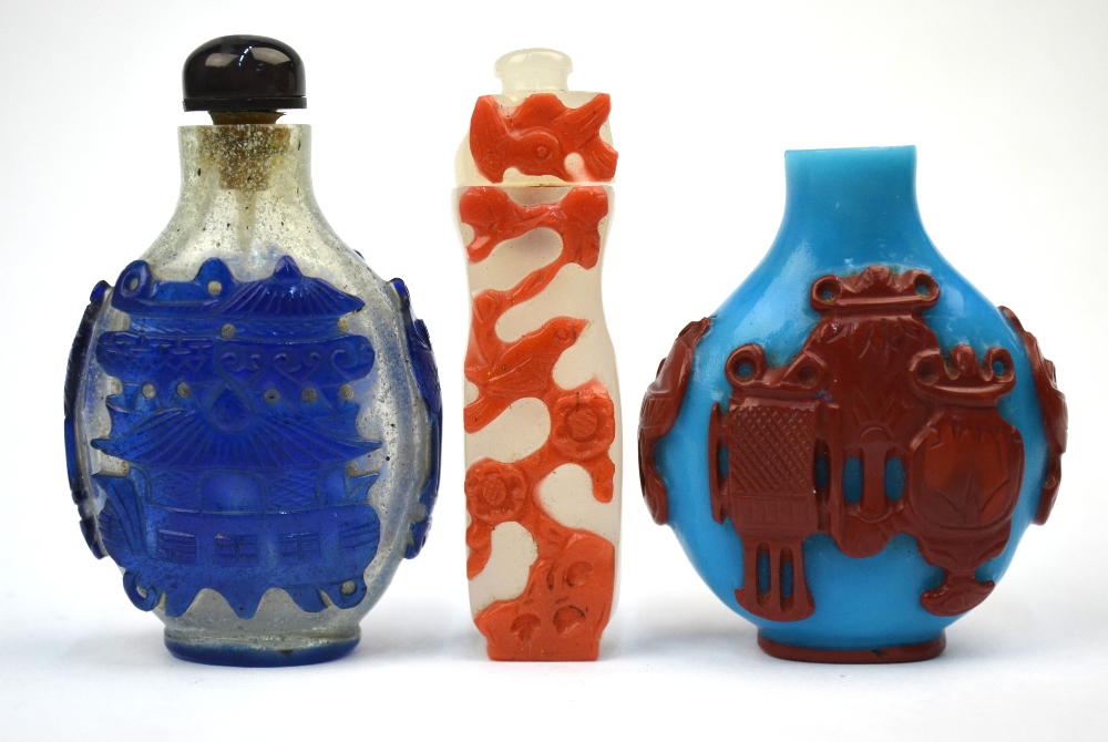 Three Chinese snuff bottles, - Image 2 of 5