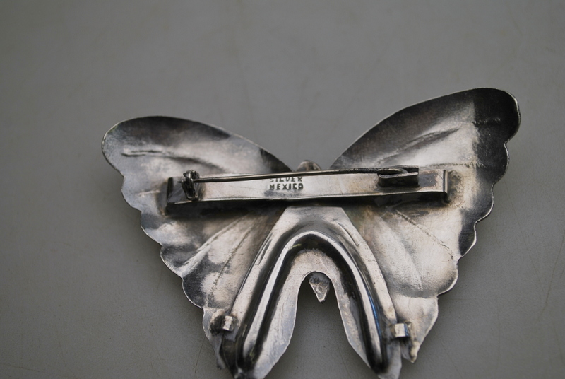 A Mexican white metal brooch, designed a - Image 3 of 4