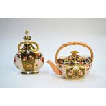 Two pieces of Davenport Imari, comprising: a pilgrim bottle vase with domed cover and knop finial,