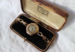 A lady's 9ct yellow gold Rolex wristwatch,