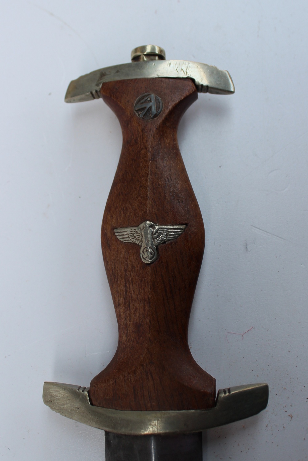 A reproduction Nazi SA dagger with regulation hilt, 'Alles fur Deutchland', etched blade, - Image 2 of 5