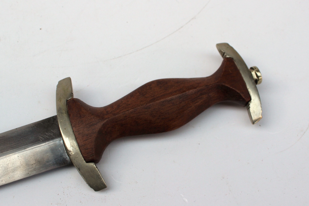 A reproduction Nazi SA dagger with regulation hilt, 'Alles fur Deutchland', etched blade, - Image 3 of 5