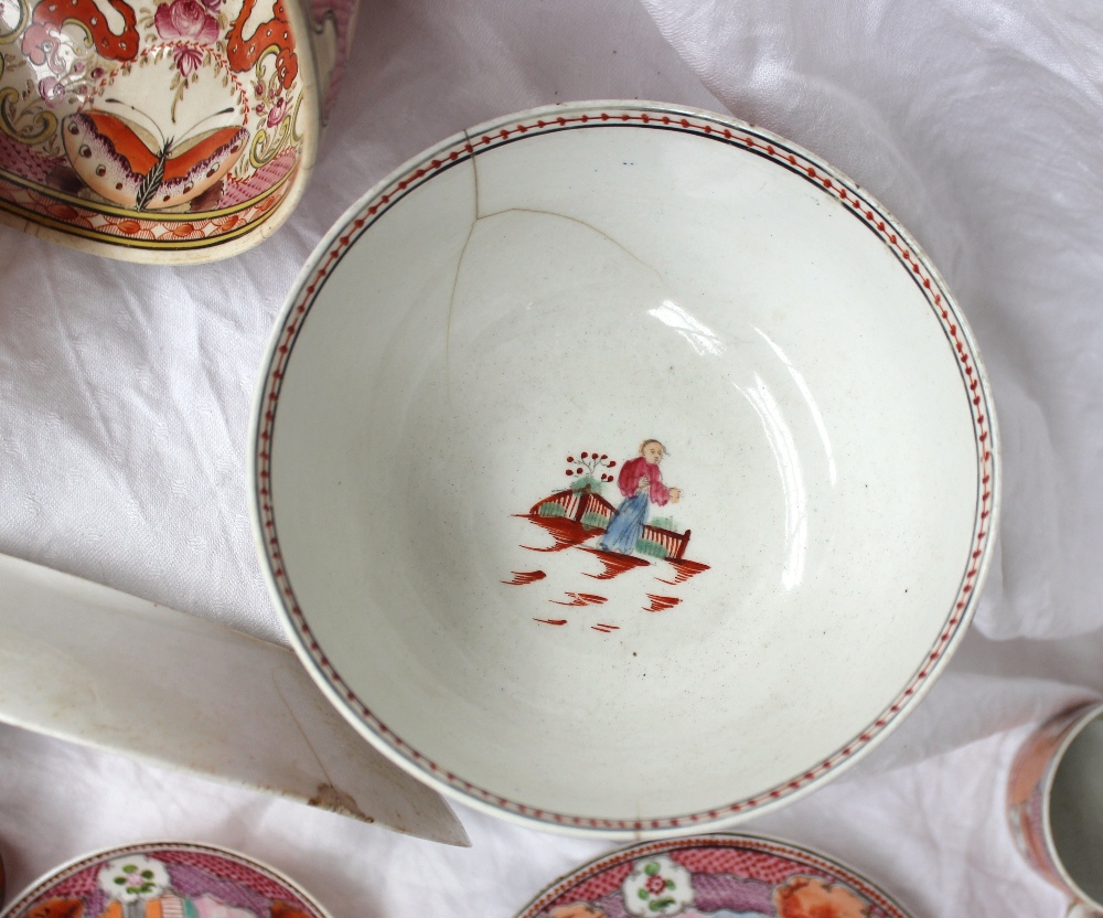 A late 18th century Newhall part tea and coffee service with chinoiserie decoration, - Image 4 of 10