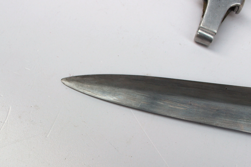 A reproduction Nazi SA dagger with regulation hilt, 'Alles fur Deutchland', etched blade, - Image 4 of 5