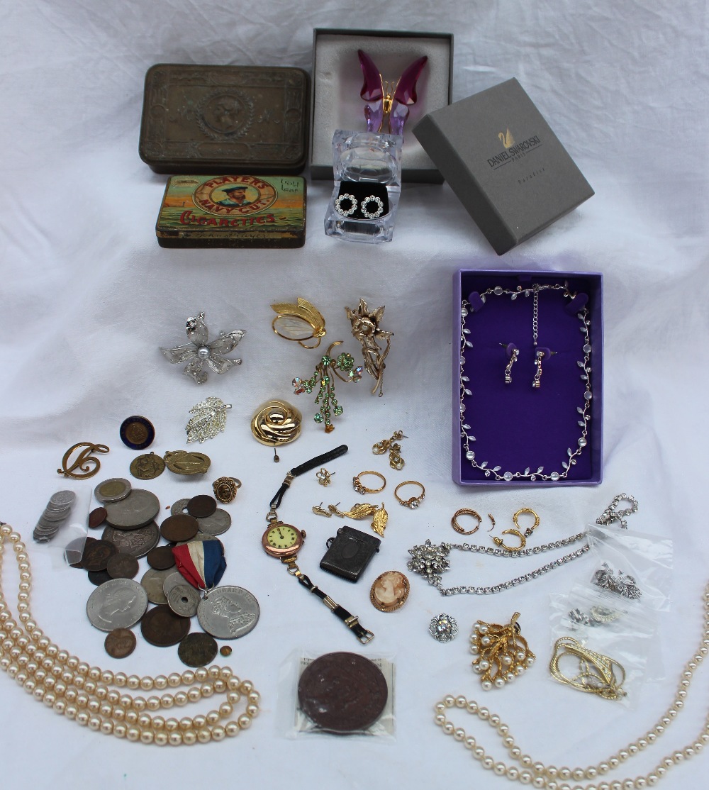 A 9ct gold lady's wristwatch together with a silver vesta case and assorted costume jewellery - Image 2 of 2