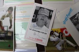 Cricket - An album of autographs including Kevin Peterson, Gary Sobers, Shane Warne, Ian Botham,